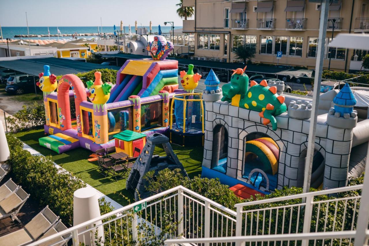 Trevi Family Resort Cattolica Exterior photo